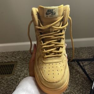 Brand new only worn once. Unfortunately no box. Need Gone ASAP